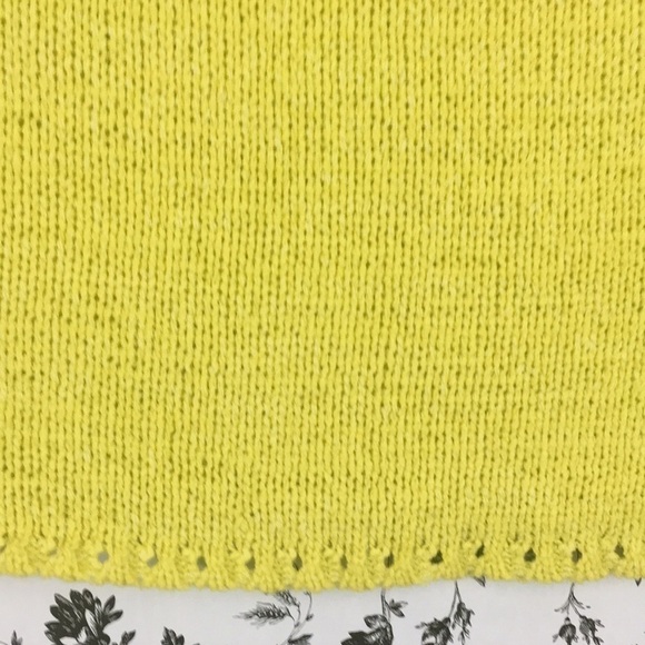 LIZ CLAIBORNE Yellow Sleeveless Sweater Top Small - Picture 3 of 6